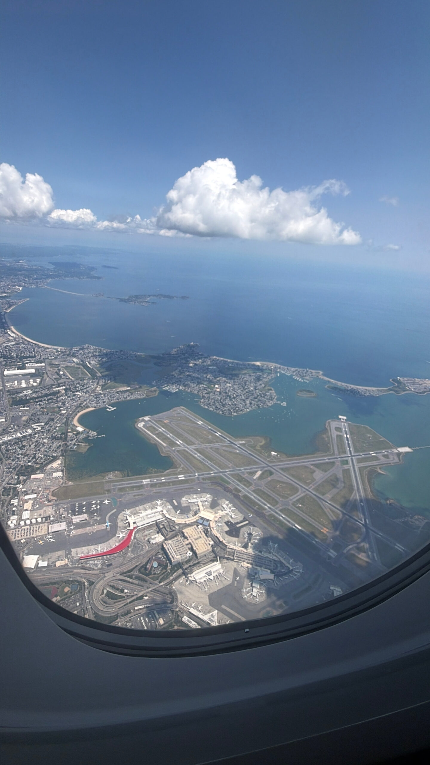 ✈️ Airport Guides Flying over BOS