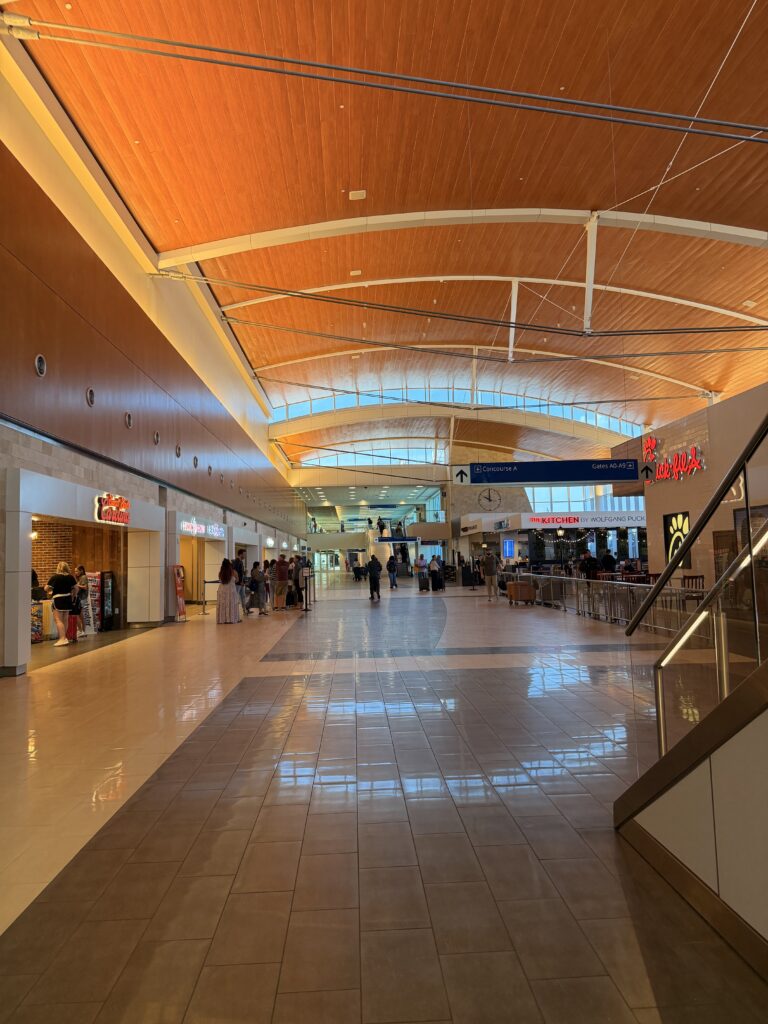 Interiorer of GSP airport between A and B gates